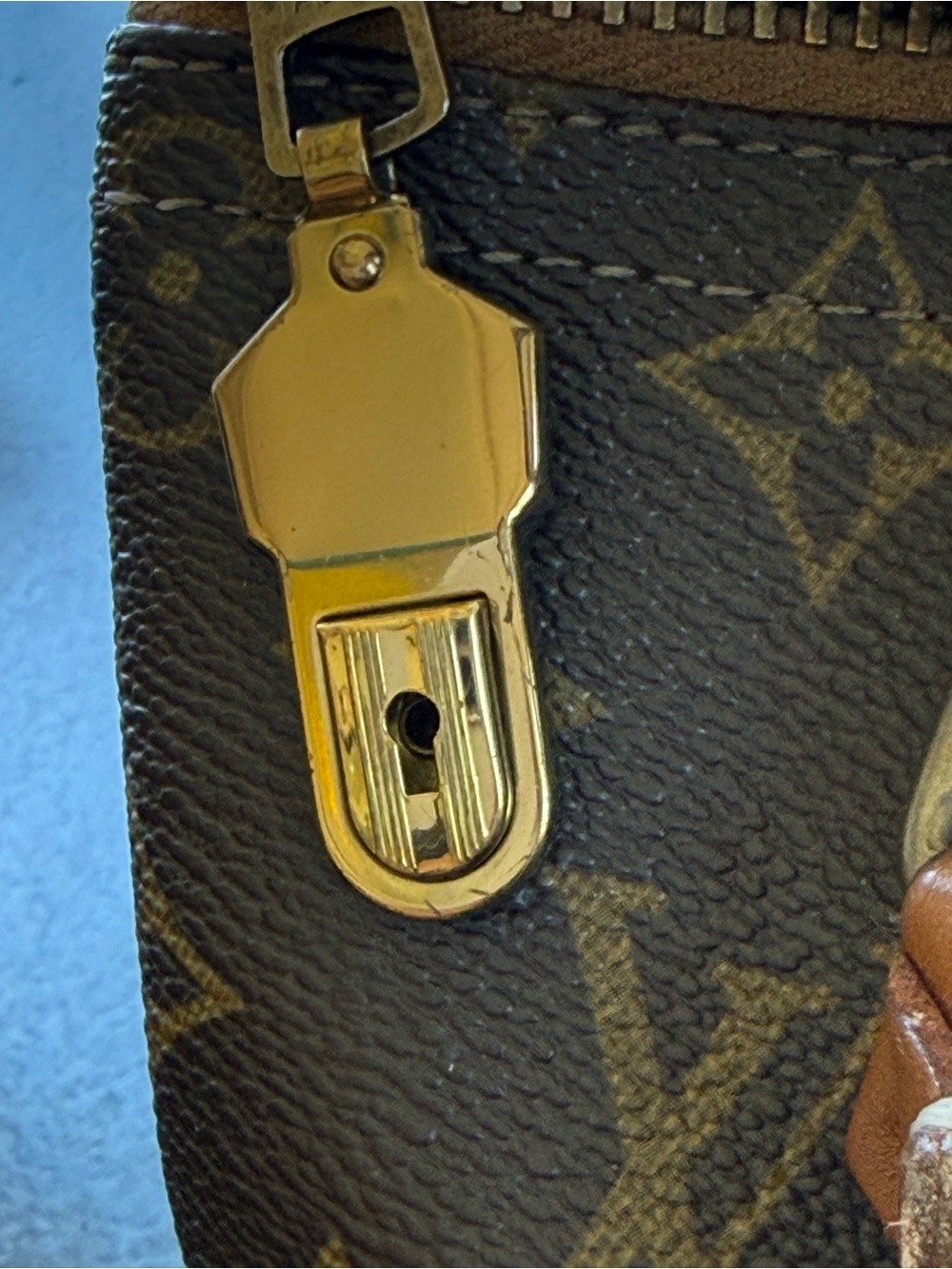 Louis Vuitton Brown Monogram Speedy Satchel with Tan Trim - Picture 3 of 6